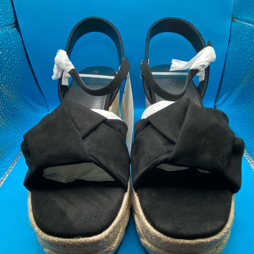 Black Cross-Strap Sandals with Adjustable Ankle Straps